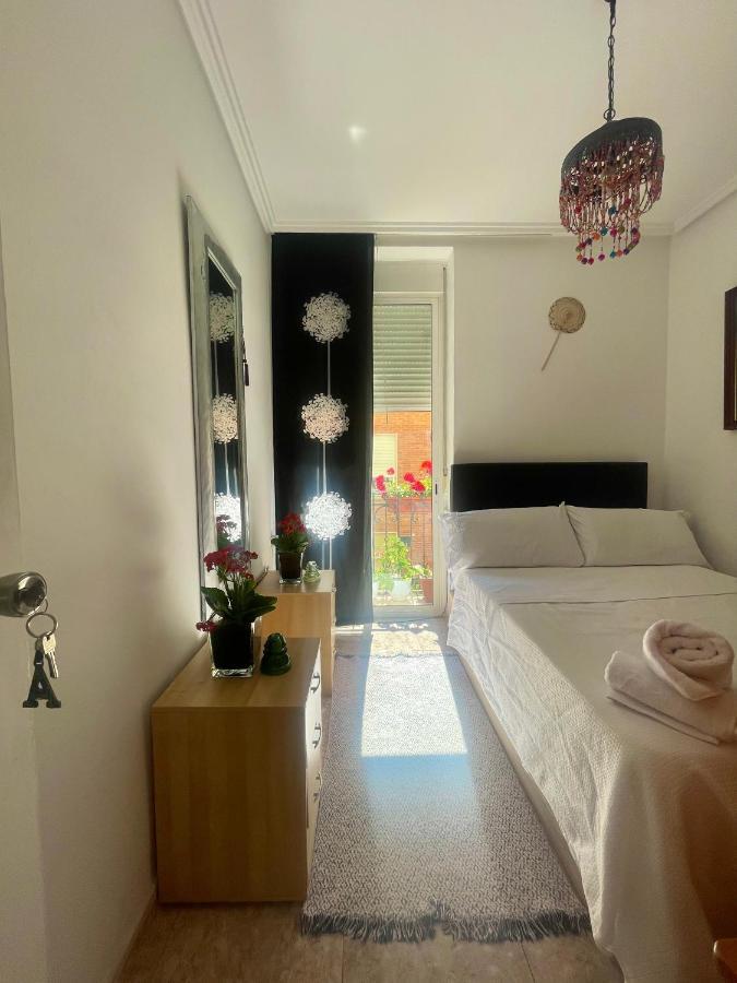 Habitacion Privada En Piso Compartido バレンシア エクステリア 写真
